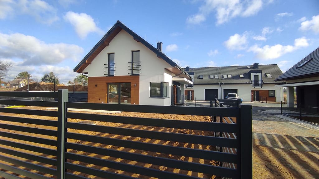 Gotowy dom jednorodzinny z garażem – ul. Jaśminowa, Jakubowice Konińskie Kolonia